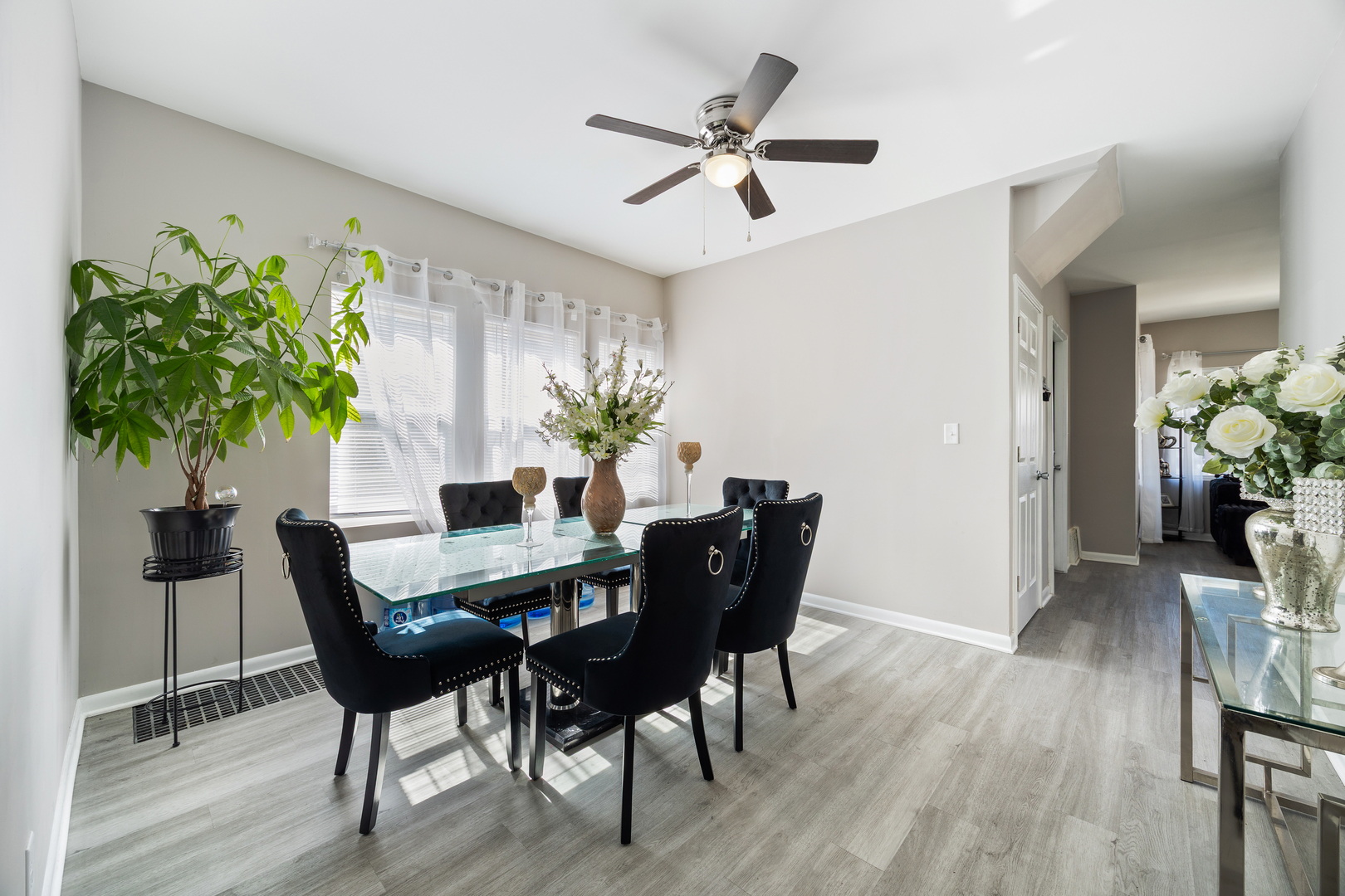 2431 Gunderson Avenue