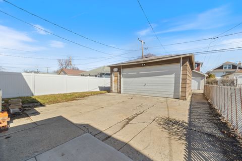 Tiny photo for 2431 Gunderson Avenue, Berwyn, IL 60402 (MLS # 12625175)