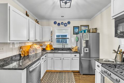 Tiny photo for 5628 N KARLOV Avenue, Chicago, IL 60646 (MLS # 12545477)