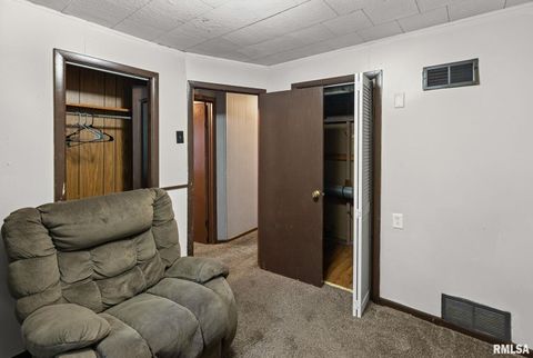 Tiny photo for 721 W WHITTAKER Street, Salem, IL 62881 (MLS # EB459857)