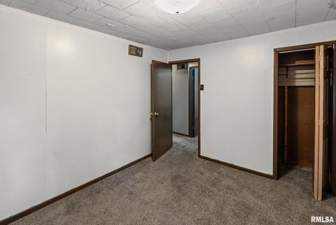 Tiny photo for 721 W WHITTAKER Street, Salem, IL 62881 (MLS # EB459857)