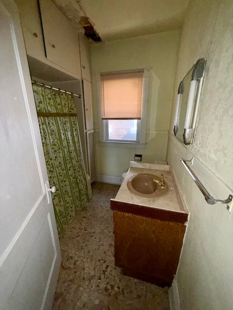 Tiny photo for 564 E Cass Street, Joliet, IL 60432 (MLS # 12772047)