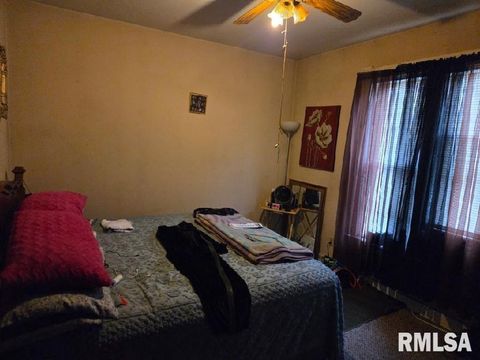 Tiny photo for 1701 W 8TH Street, Davenport, IA 52802 (MLS # QC4269599)