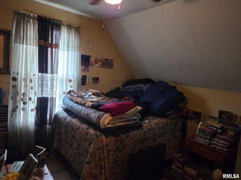 Tiny photo for 1701 W 8TH Street, Davenport, IA 52802 (MLS # QC4269599)