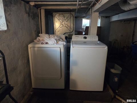 Tiny photo for 1701 W 8TH Street, Davenport, IA 52802 (MLS # QC4269599)