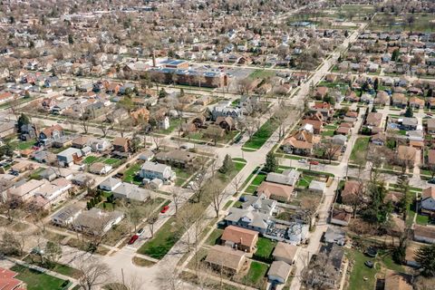 Tiny photo for 9439 Congress Park Avenue, Brookfield, IL 60513 (MLS # 12616137)