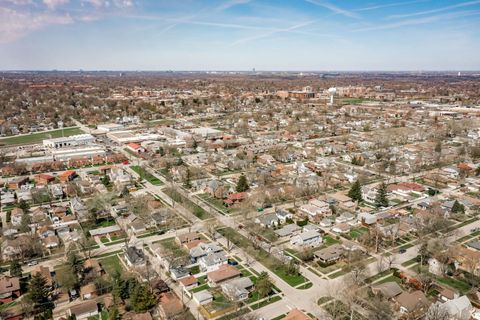 Tiny photo for 9439 Congress Park Avenue, Brookfield, IL 60513 (MLS # 12616137)