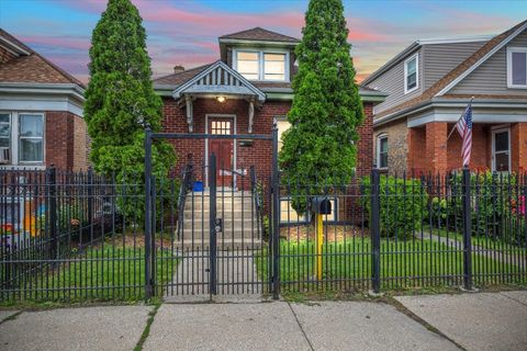 Tiny photo for 5330 S California Avenue, Chicago, IL 60632 (MLS # 12494937)