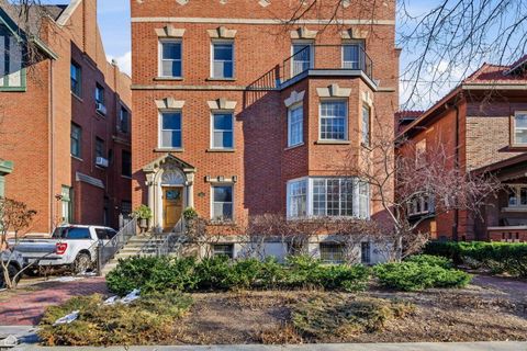 4933 S Woodlawn Avenue Chicago IL 60615