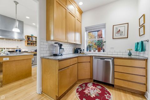 Tiny photo for 4933 S Woodlawn Avenue, Chicago, IL 60615 (MLS # 12540892)