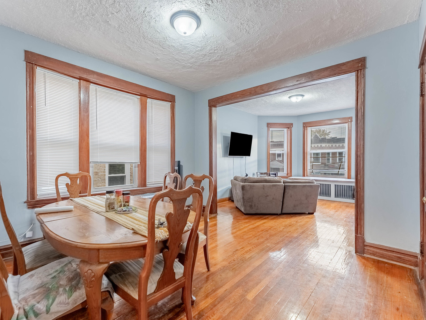 4044 W Potomac Avenue