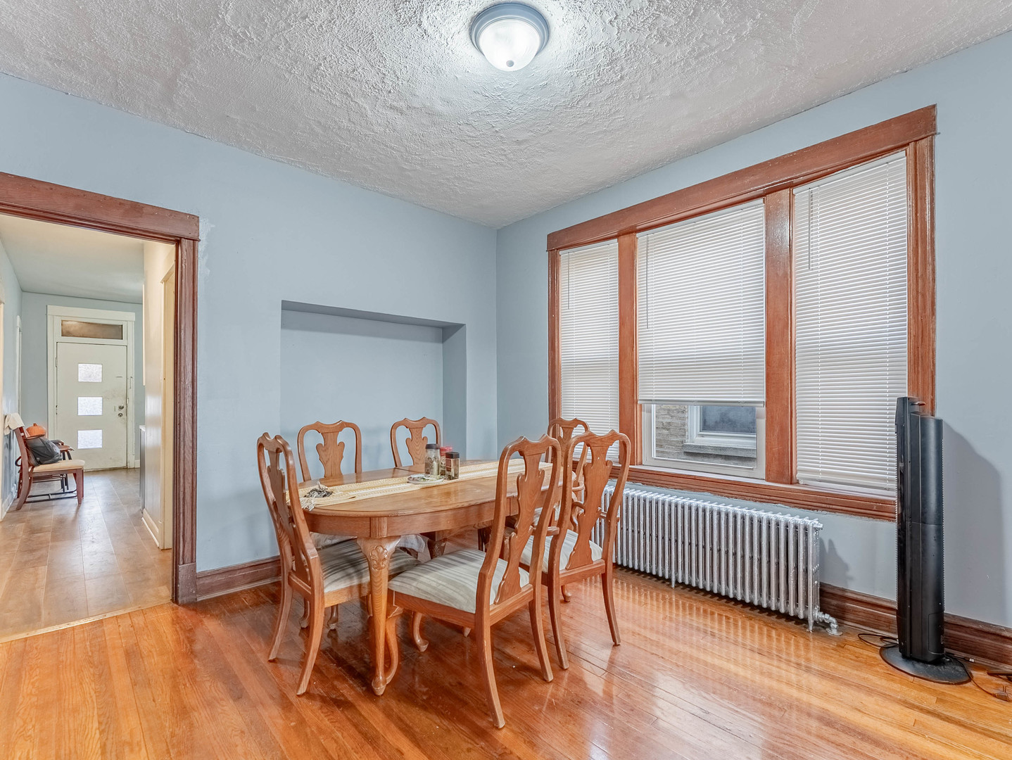 4044 W Potomac Avenue