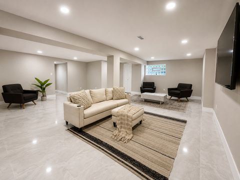 Tiny photo for 7611 S Ridgeland Avenue, Chicago, IL 60649 (MLS # 12657219)
