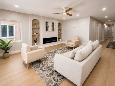 Tiny photo for 7611 S Ridgeland Avenue, Chicago, IL 60649 (MLS # 12657219)