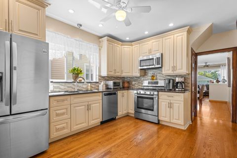 Tiny photo for 2637 N 73rd Court, Elmwood Park, IL 60707 (MLS # 12469004)