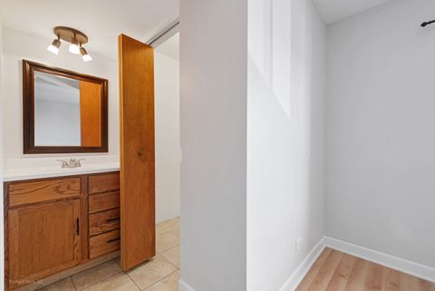 Tiny photo for 13635 Lamon Avenue #A23, Crestwood, IL 60418 (MLS # 12511381)