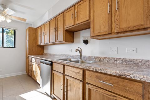 Tiny photo for 13635 Lamon Avenue #A23, Crestwood, IL 60418 (MLS # 12511381)