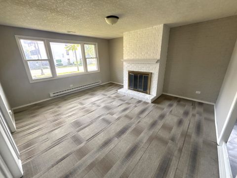 Tiny photo for 826 S Main Street, Lombard, IL 60148 (MLS # 12498627)