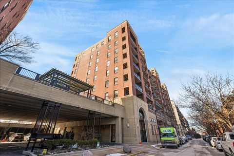 Tiny photo for 833 W 15th Place #907, Chicago, IL 60607 (MLS # 12595815)