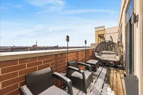 Tiny photo for 833 W 15th Place #907, Chicago, IL 60607 (MLS # 12595815)