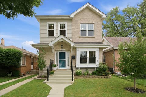 Photo of 6305 N Kildare Avenue, Chicago, IL 60646 (MLS # 12716114)