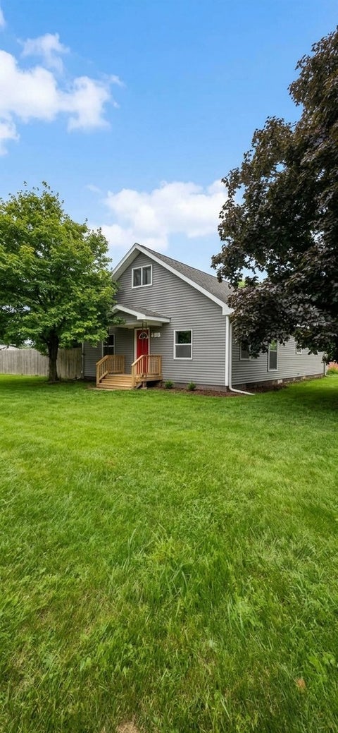 Tiny photo for 806 S Iowa Street, Ashmore, IL 62863 (MLS # 12744060)