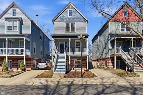 Photo of 4701 S Woodlawn Avenue, Chicago, IL 60615 (MLS # 12663757)