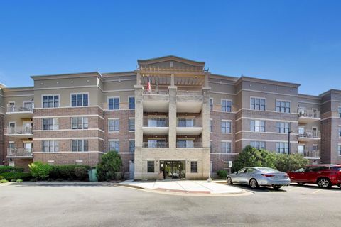 Photo of 105 Lakeview Drive #307, Bloomingdale, IL 60108 (MLS # 12626277)