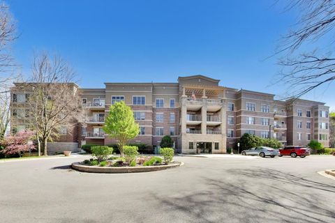 Tiny photo for 105 Lakeview Drive #307, Bloomingdale, IL 60108 (MLS # 12626277)