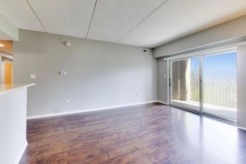 Tiny photo for 105 Lakeview Drive #307, Bloomingdale, IL 60108 (MLS # 12626277)