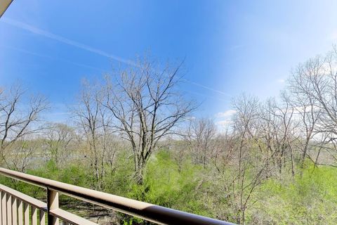 Tiny photo for 105 Lakeview Drive #307, Bloomingdale, IL 60108 (MLS # 12626277)