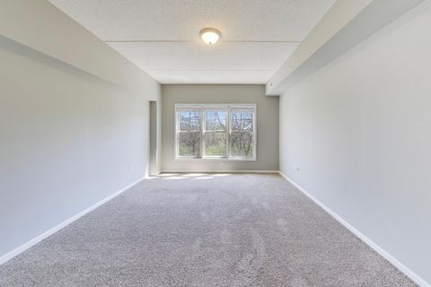 Tiny photo for 105 Lakeview Drive #307, Bloomingdale, IL 60108 (MLS # 12626277)
