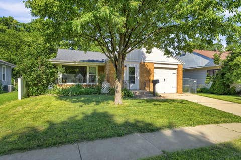 Tiny photo for 1043 State Street, Ottawa, IL 61350 (MLS # 12700158)