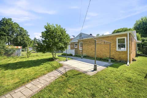 Tiny photo for 1043 State Street, Ottawa, IL 61350 (MLS # 12700158)