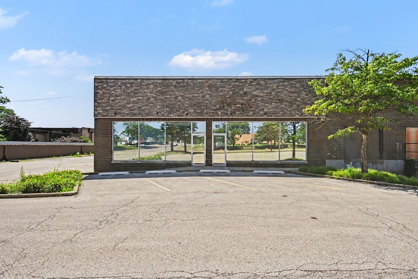 Photo 1 of 31 — 93 Caterpillar Drive, Joliet, IL 60436