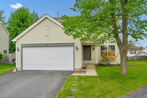 Photo of 7 Appletree Court, Lake In The Hills, IL 60156 (MLS # 12647579)