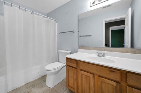 Tiny photo for 7 Appletree Court, Lake In The Hills, IL 60156 (MLS # 12647579)