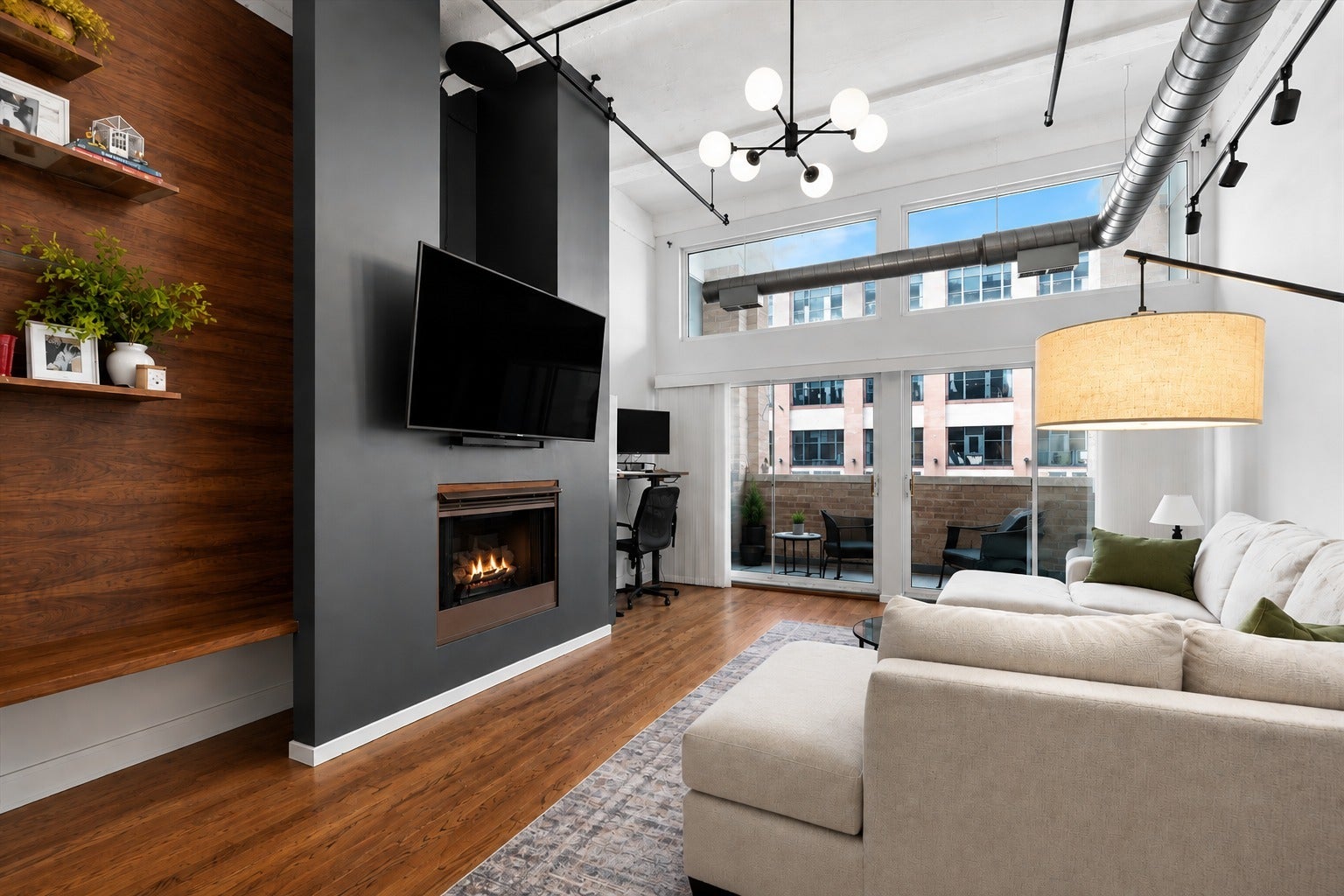 1000 W WASHINGTON Boulevard 216