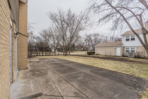 Tiny photo for 3501 Lawson Road, Glenview, IL 60026 (MLS # 12586672)