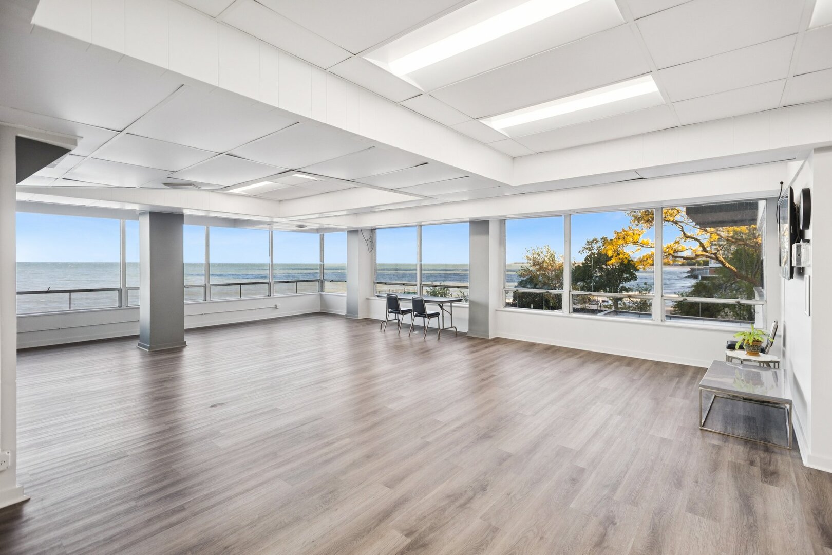 Chicago, Illinois 60660, United States, 1 Bedroom Bedrooms, ,2 BathroomsBathrooms,Residential,Active,233772