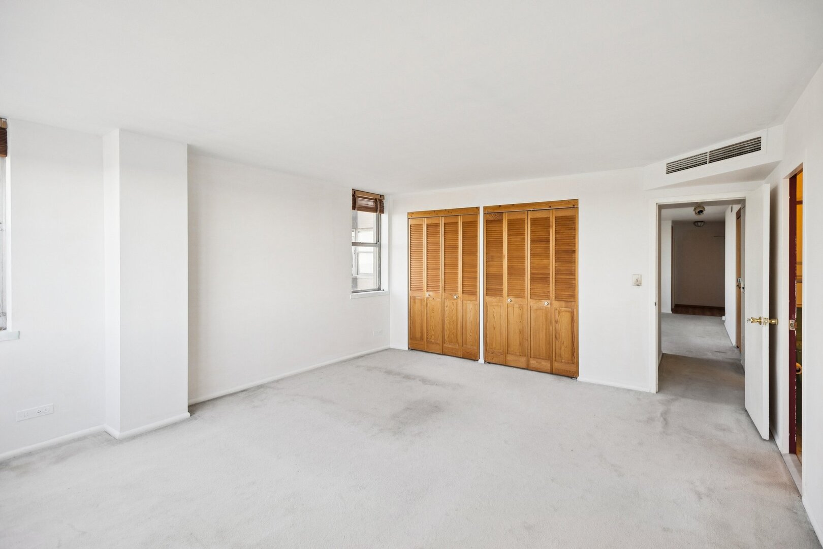 Chicago, Illinois 60660, United States, 1 Bedroom Bedrooms, ,2 BathroomsBathrooms,Residential,Active,233772