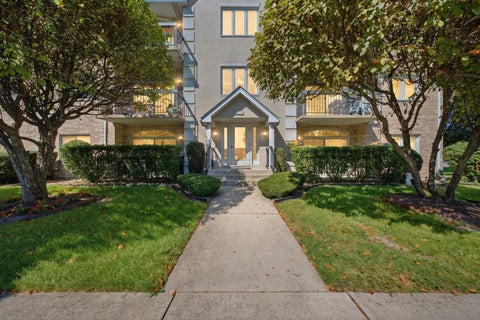 Tiny photo for 7900 Nagle Avenue #2N, Burbank, IL 60459 (MLS # 12742607)