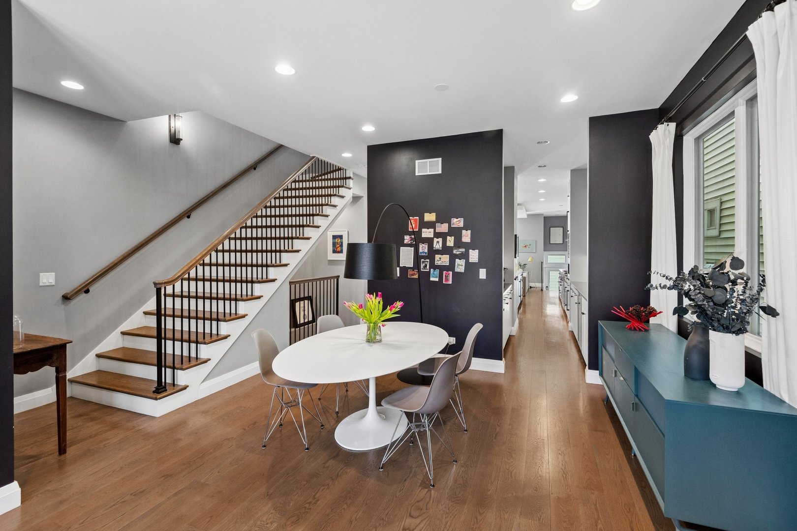 3717 N HERMITAGE Avenue