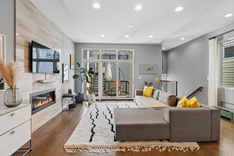 Tiny photo for 3717 N HERMITAGE Avenue, Chicago, IL 60613 (MLS # 12604031)