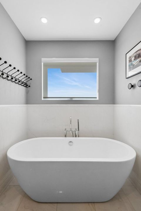 Tiny photo for 3717 N HERMITAGE Avenue, Chicago, IL 60613 (MLS # 12604031)