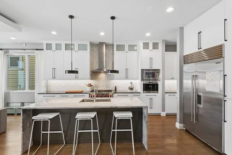 Tiny photo for 3717 N HERMITAGE Avenue, Chicago, IL 60613 (MLS # 12604031)