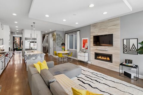 Tiny photo for 3717 N HERMITAGE Avenue, Chicago, IL 60613 (MLS # 12604031)