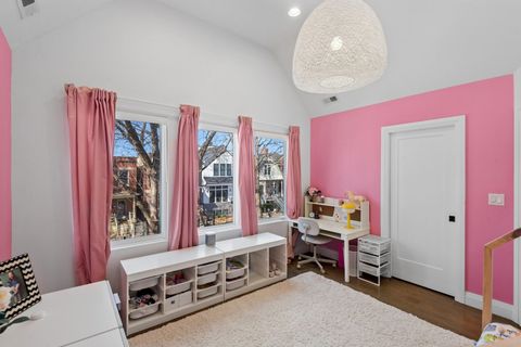 Tiny photo for 3717 N HERMITAGE Avenue, Chicago, IL 60613 (MLS # 12604031)