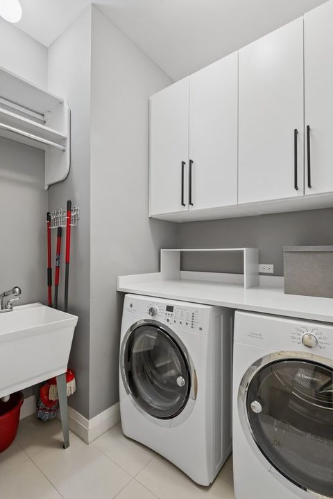 Tiny photo for 3717 N HERMITAGE Avenue, Chicago, IL 60613 (MLS # 12604031)