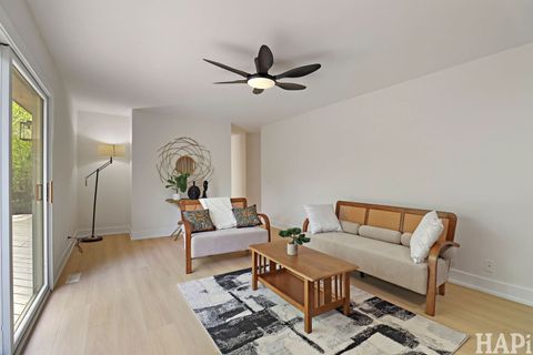 Tiny photo for 182 Montclair Road, Vernon Hills, IL 60061 (MLS # 12626419)